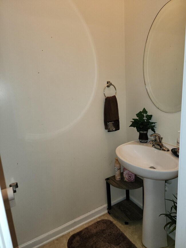 Building Photo - 1725 TW Alexander Dr