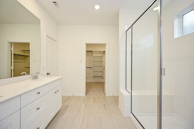 Building Photo - 6427 Seafoam Lake Dr