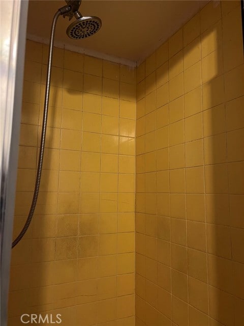 Building Photo - 140 W Midway Manor