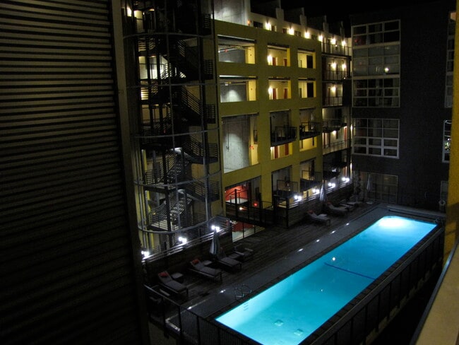 Building Photo - 311 Oak St