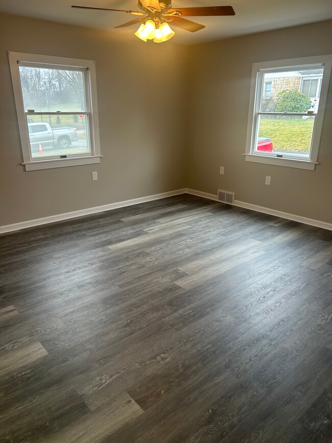 Building Photo - 335 S Lincoln Ave