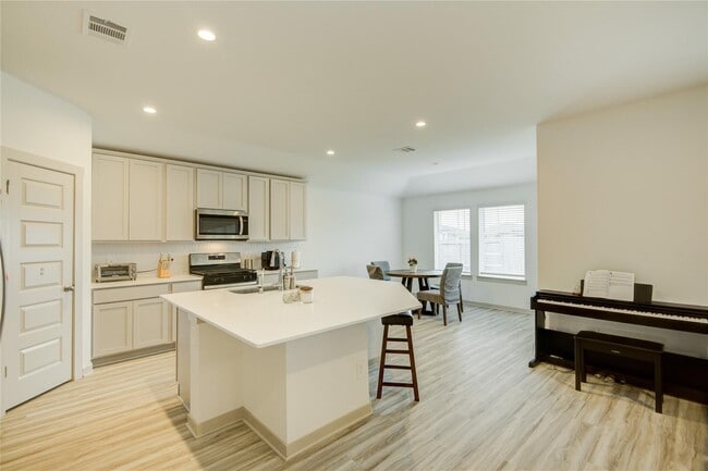 Building Photo - 3530 Ter Lndg Ct