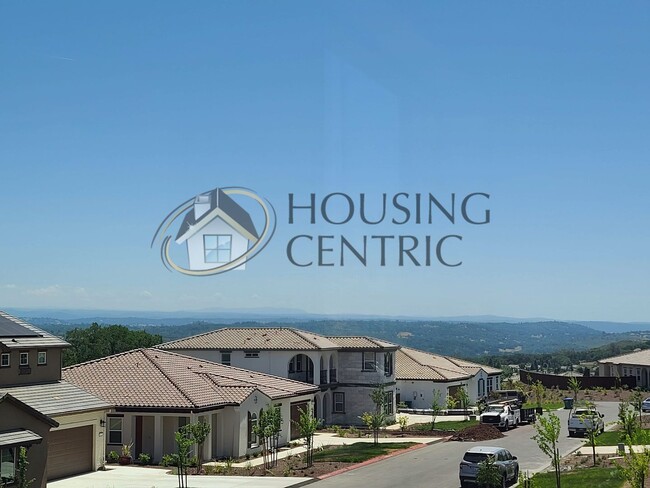 Building Photo - Luxurious Newer Construction Rental Home I...