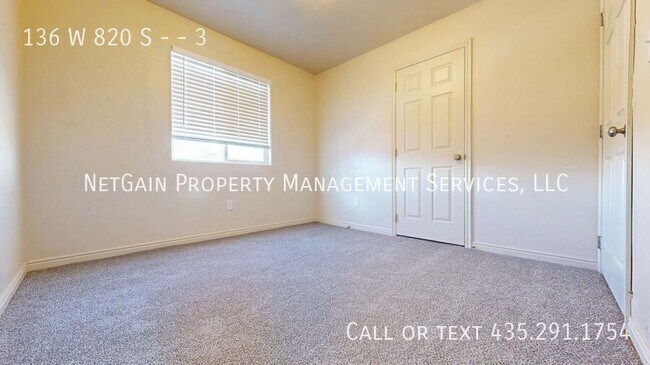 Building Photo - 136 W 820 S