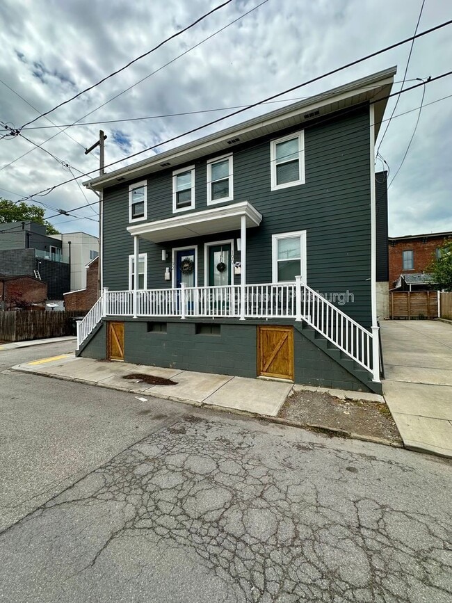 Building Photo - 190 49th St