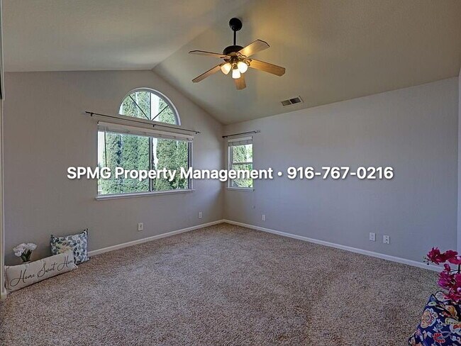 Building Photo - Beautiful 4BR/3BA Home in Rocklin 3-Car Garage & Low-Maintenance Backyard