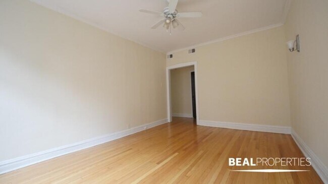 Building Photo - 1 bedroom in CHICAGO IL 60657