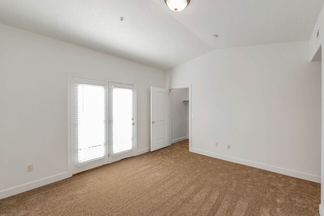 Building Photo - Beautiful 3 Bedroom 2 Bath Condo in Torino Village in North Orem