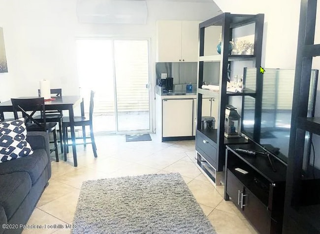 Building Photo - 748 1/2 N La Jolla Ave-748)