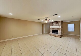 Building Photo - 16395 Havenpark Dr
