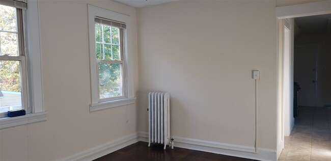 Building Photo - 26 Jackson Ave