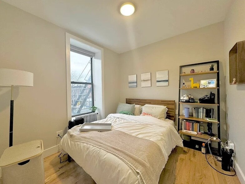 Building Photo - 369 Seventh Avenue