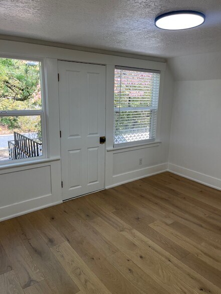 Wood floor throughout - 638 NE Prescott St
