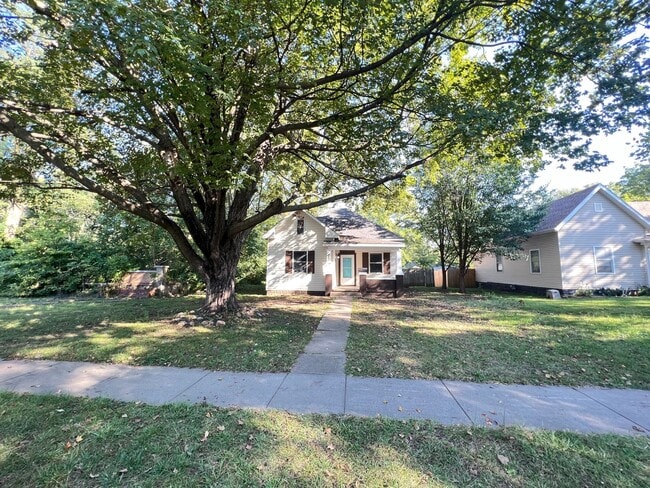 Building Photo - 3 Bed 1 Bath For Rent - Springfield