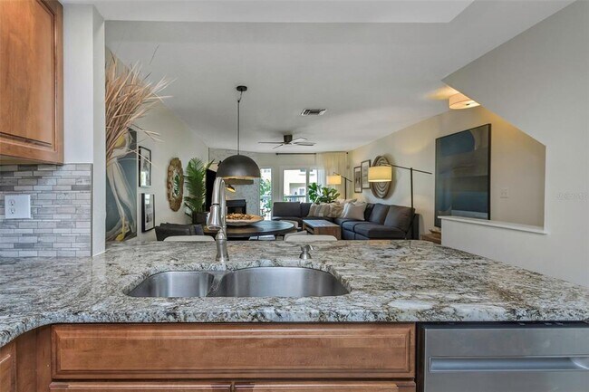 Building Photo - 375 Madeira Cir