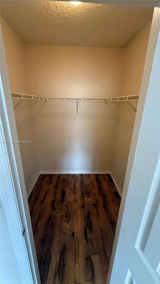 Building Photo - 220 SW 116th Ave