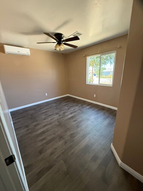 Building Photo - 1037 Honeybell Ct