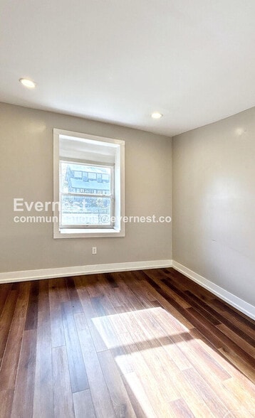 Building Photo - 1494 Manchester Ave