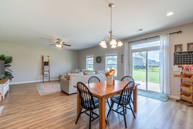 Building Photo - 510 Kittiwake Ln