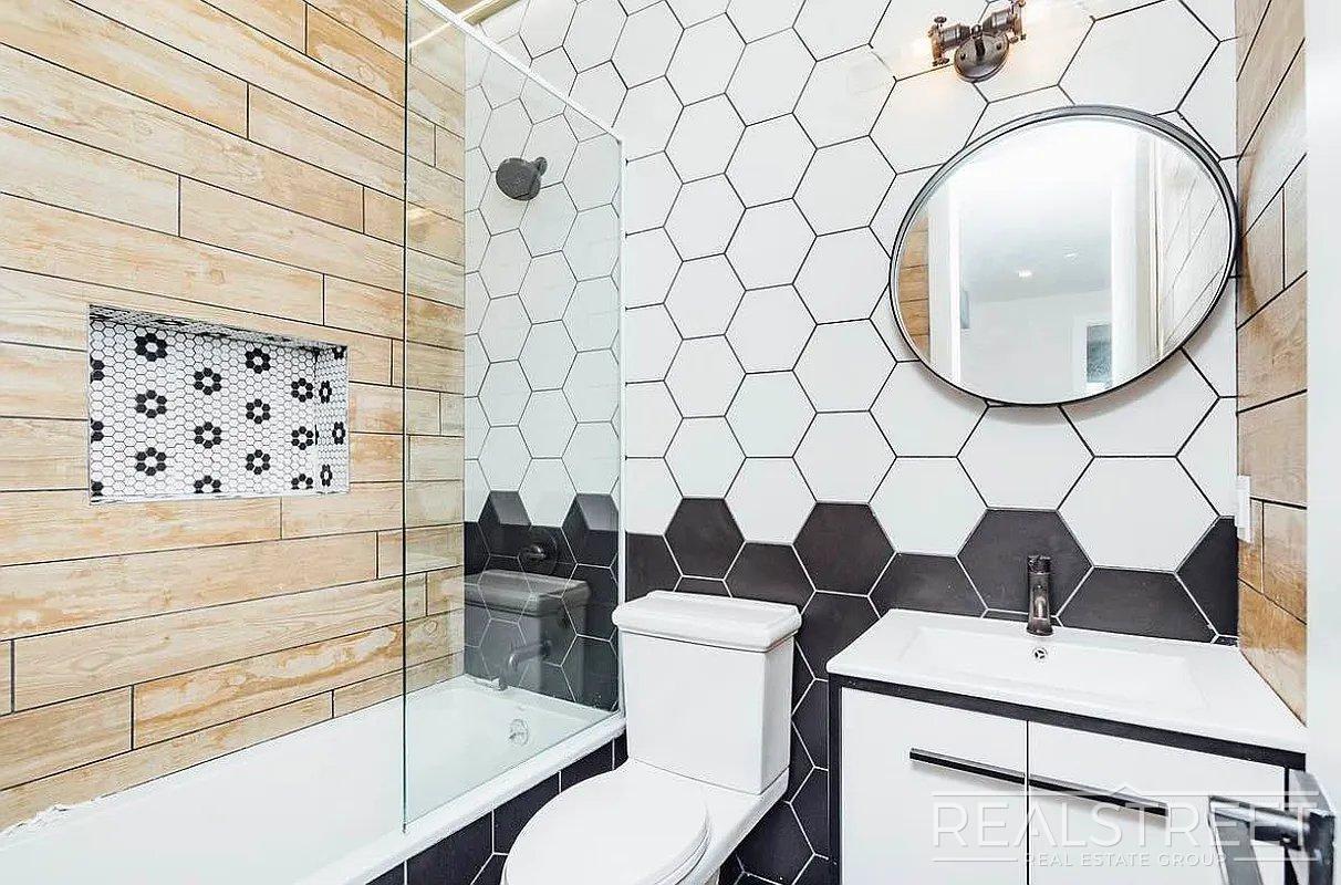 Building Photo - Central Avenue