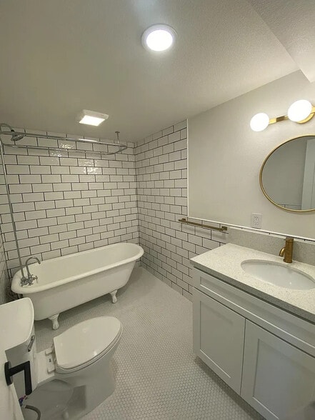 Building Photo - 732 Cedar Ave