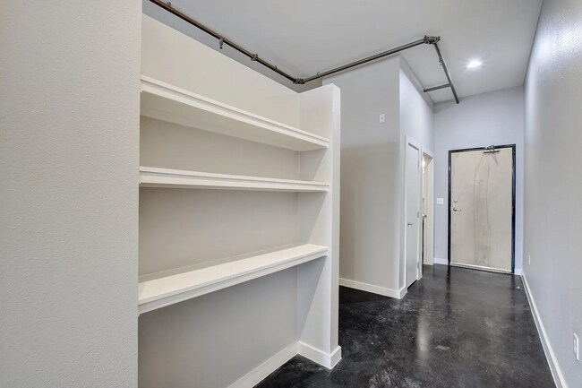 Building Photo - 1601 E Cesar Chavez St