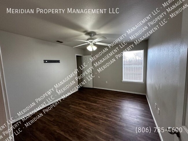 Building Photo - 533 N. Clinton-