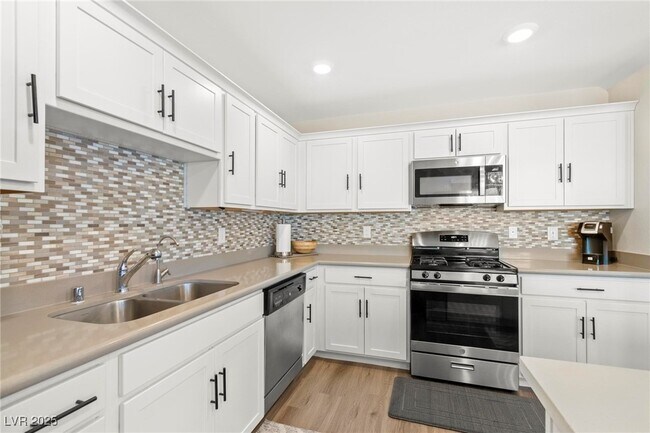 Building Photo - 302 Quail Dove Ave