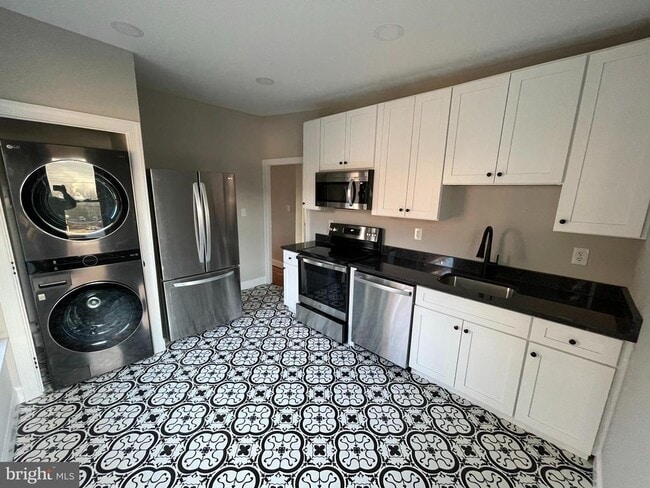 Primary Photo - 226 Highland Ave