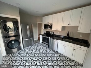 Building Photo - 226 Highland Ave