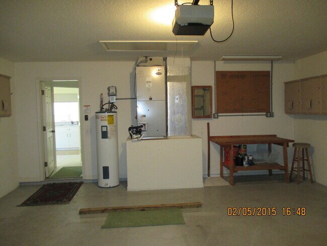 Building Photo - Lovely Oakwood Village Home