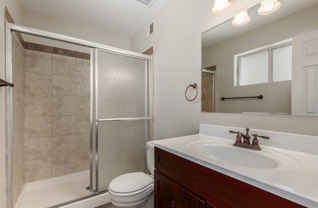 Building Photo - 2215 N Los Altos Dr