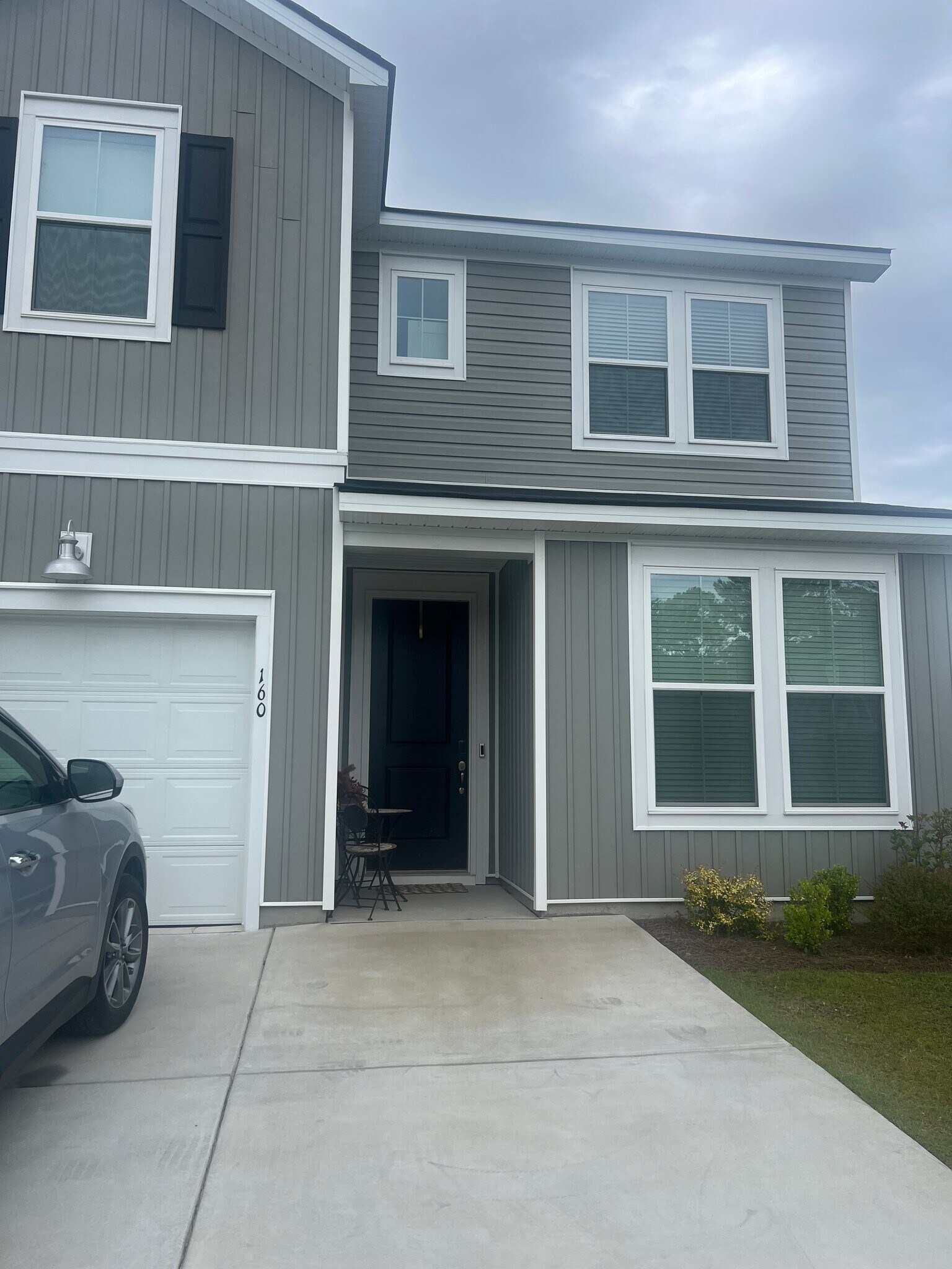 Building Photo - 160 Cypress Holw Dr