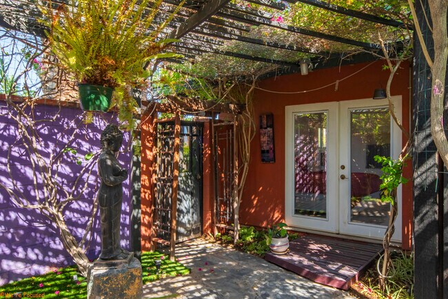 Building Photo - 14 Gary Cir