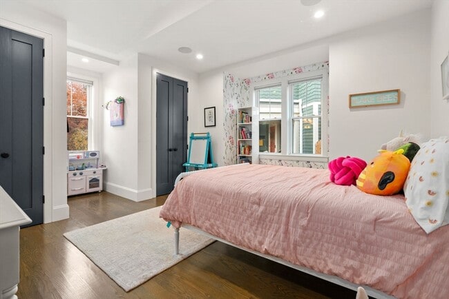 Building Photo - 5 Caspian Way