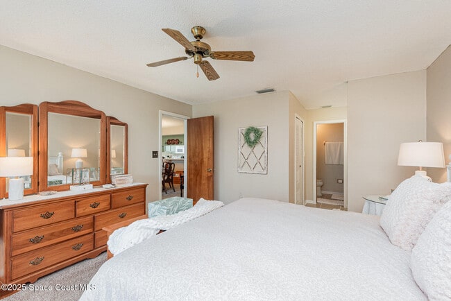 Building Photo - 307 La Paloma Ln