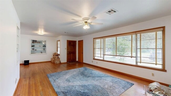 Building Photo - 4304 Aspen St