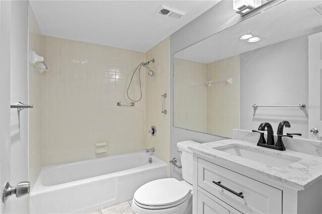 Building Photo - 3301 Bayshore Blvd