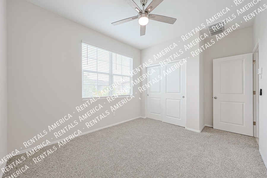 Building Photo - 10338 W Wier Ave