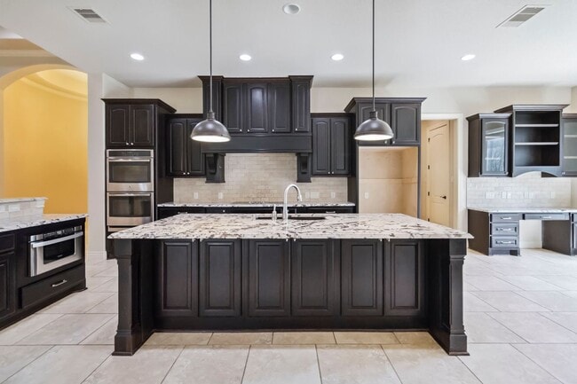 Building Photo - 944 Wilderness Oaks