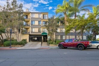Building Photo - Move-In Ready 2BR/2BA Condo in Prime Cortez Hill Location!
