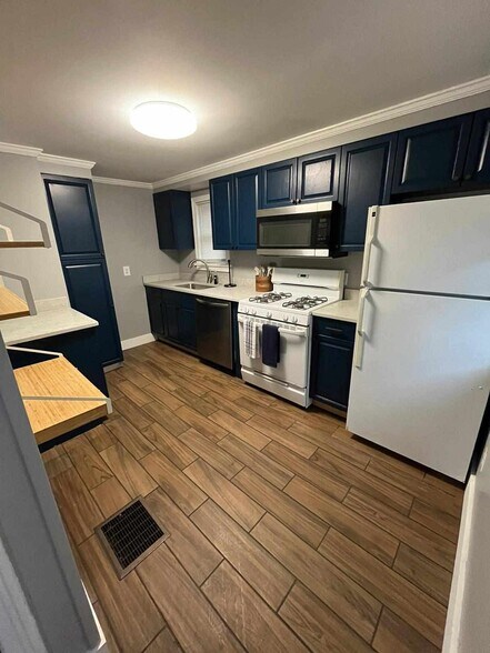 Building Photo - 121 Southview Ter