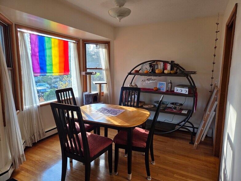 Building Photo - 3819 SE Francis St