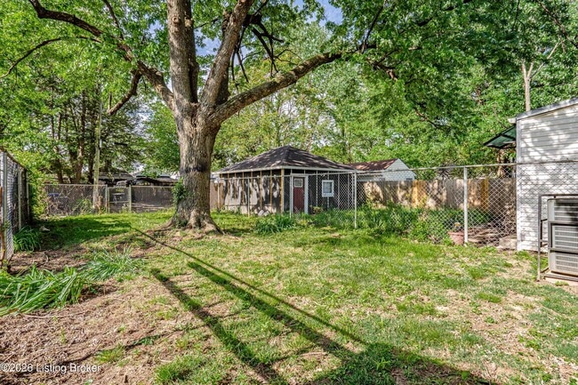 Building Photo - 718 Camp St
