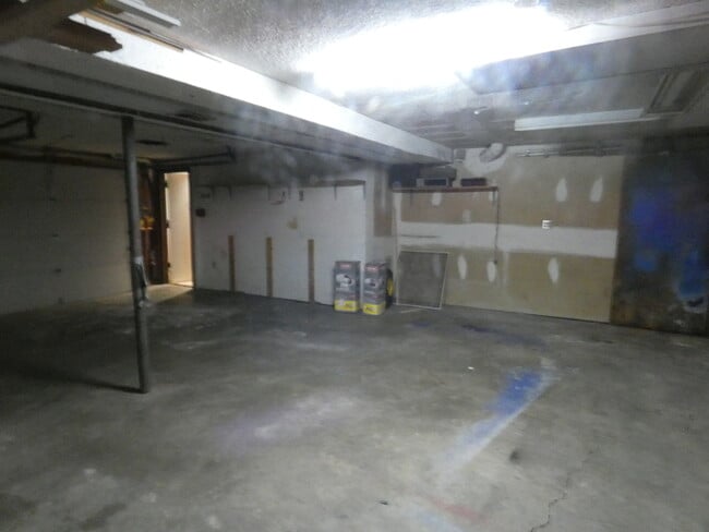 Building Photo - Beautiful Home in North Kansas City School District!