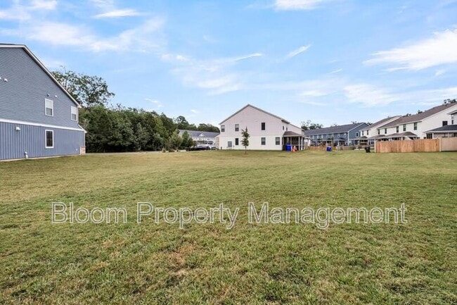 Building Photo - 7770 Park Gate Dr