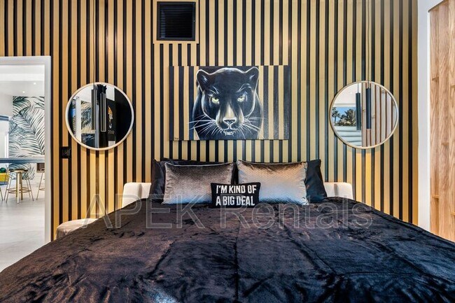 Building Photo - 2325 N Girasol Ave