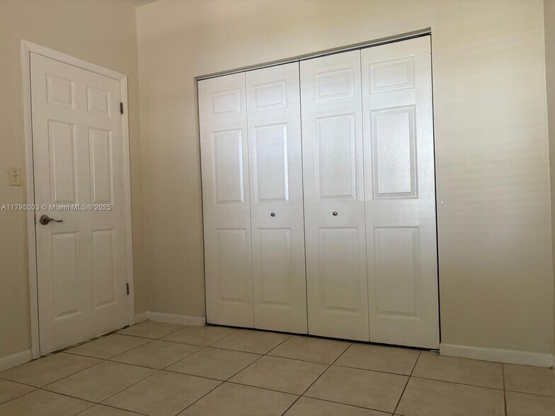 Building Photo - 2061 NW 96th Ter
