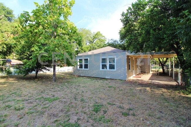 Building Photo - Charming 3/1/1 in Castleberry ISD For Rent!