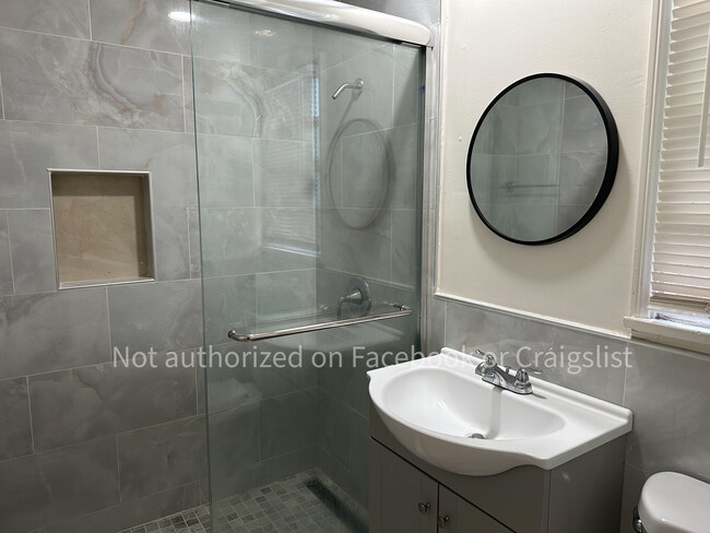 Building Photo - 4108 Benham Ave